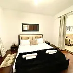Baroq Central City Apartment