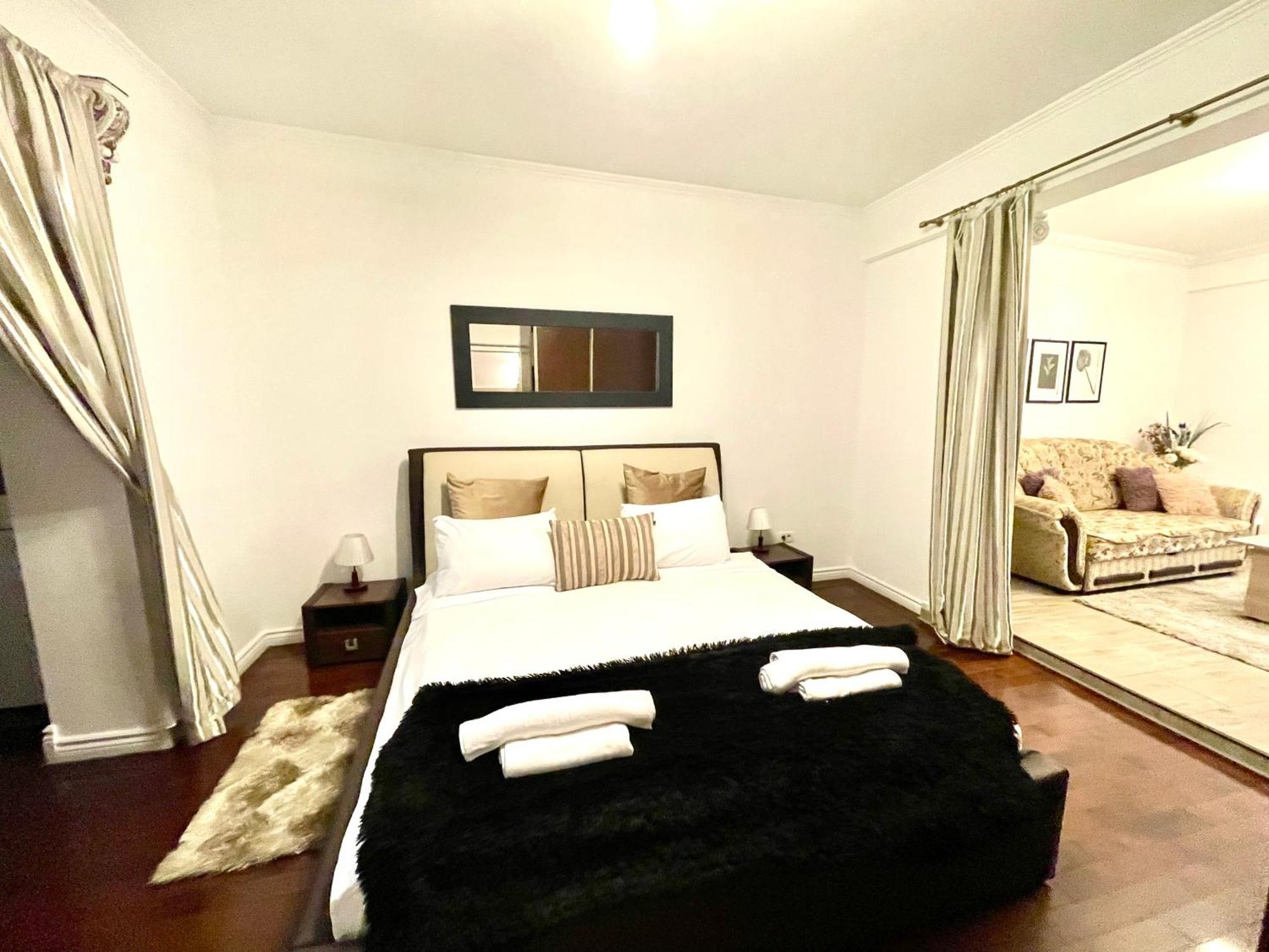 Baroq Central City Apartment